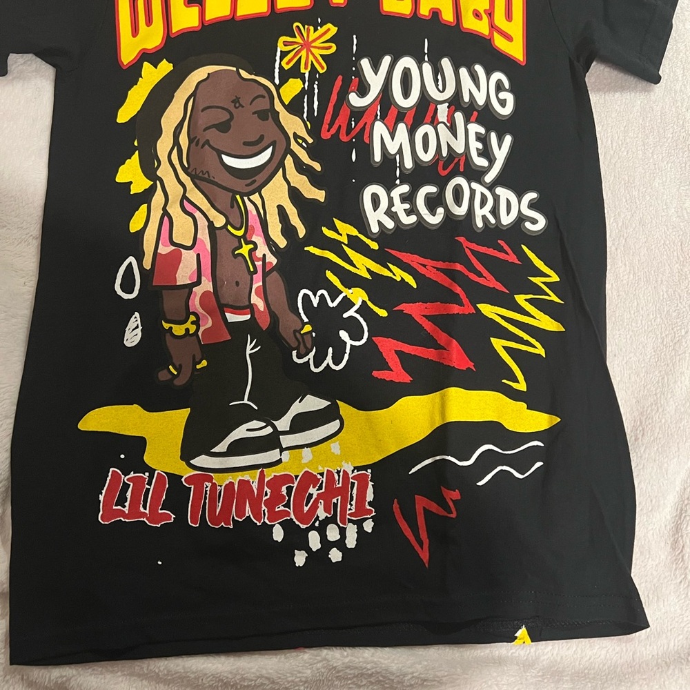 Lil weezy.  Black and Yellow Short Sleeve Tee with Cartoon Graphic